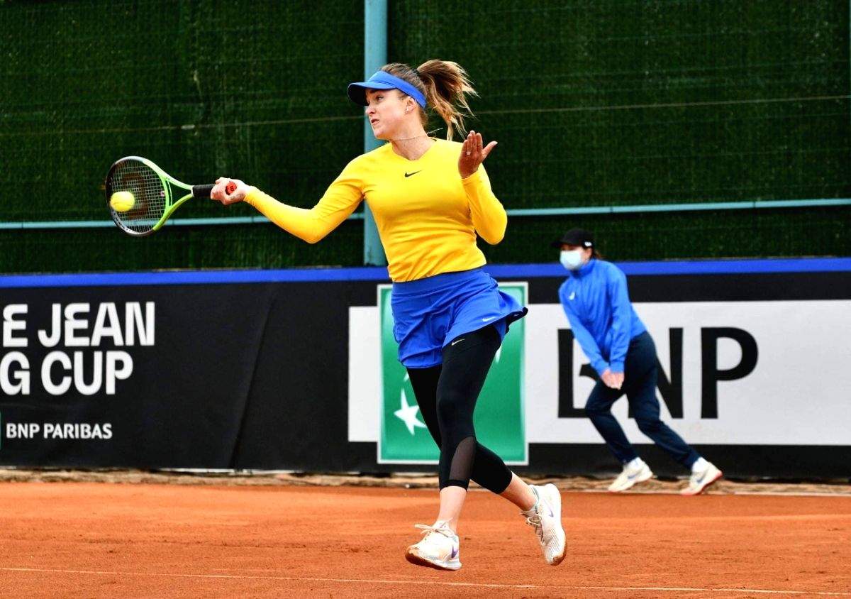 Elina, Jennifer advance; Garbine bows out of French Open - Vimarsana News