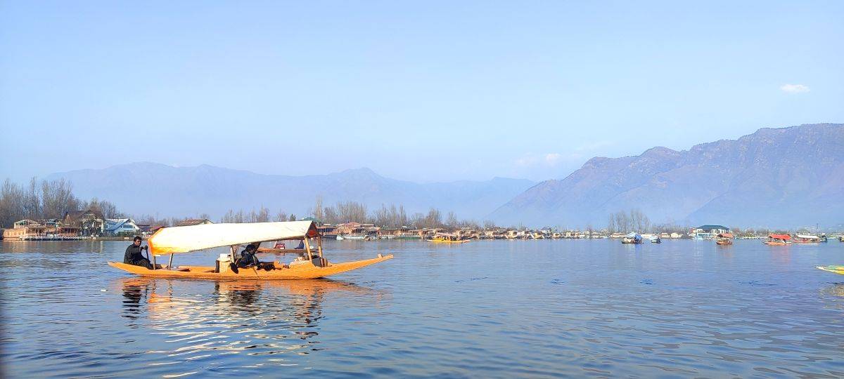 Elusive peace, 2021 leaves behind bouquets and brickbats in J&K - Vimarsana News