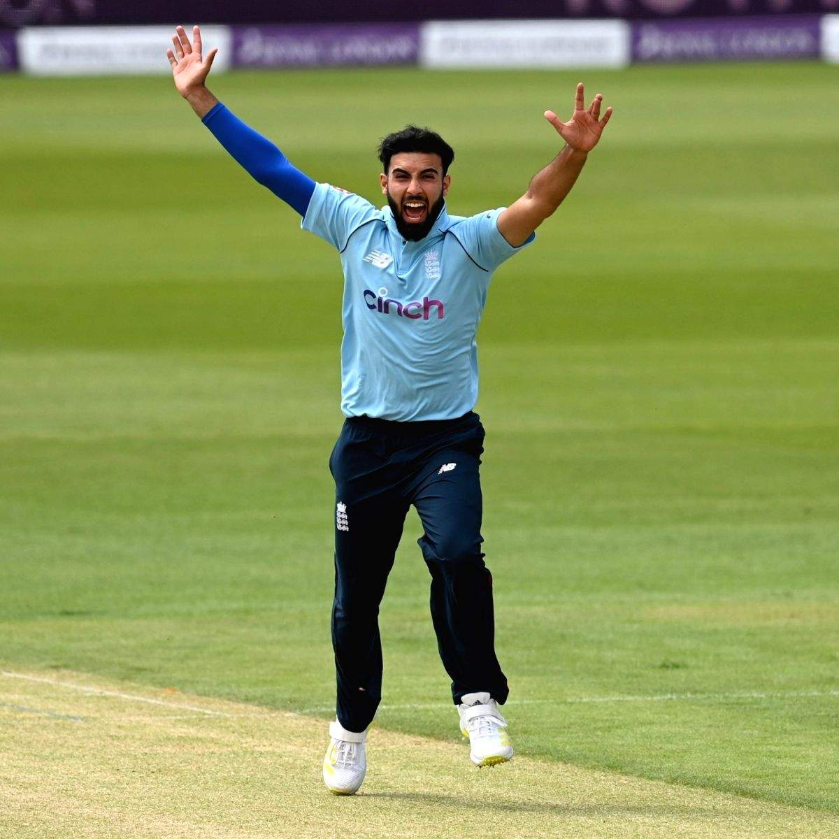 England pacer Saqib Mahmood to miss remainder of season due to lumbar stress fracture - Vimarsana News