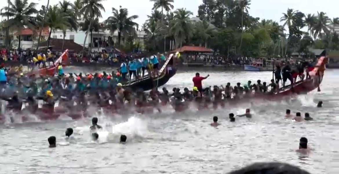 Even rain fails to deter crowds at hugely-popular Nehru Boat Race in Kerala - Vimarsana News