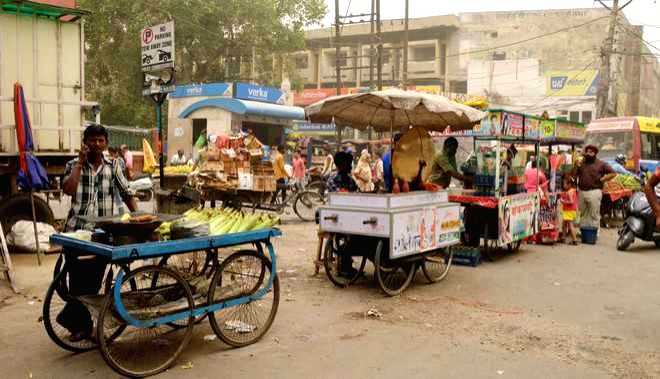 Extortionists target street vendors in Lucknow for Rs 40 a day - Vimarsana News