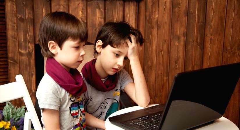 More screen time linked to binge eating in kids - Vimarsana News