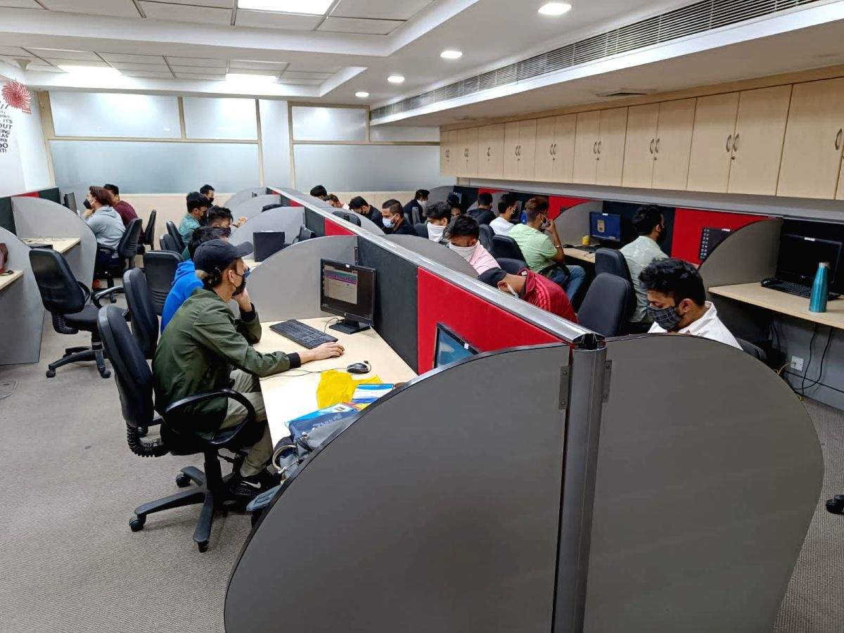 Fake call centre busted in Delhi, 6 held - Vimarsana News