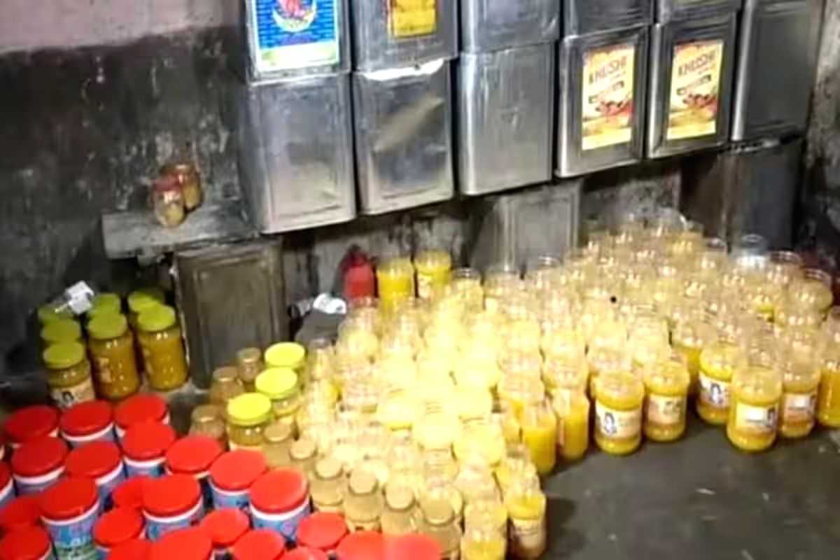 Fake ghee manufacturing unit busted in Delhi, packaging material of Amul, Mother Dairy, Patanjali recovered - Vimarsana News