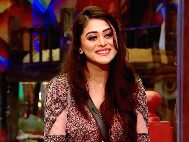 Falaq Naaz on showbiz: You have to work and get noticed by people constantly - Vimarsana News