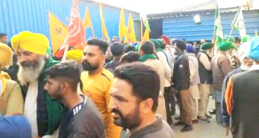 Farmers suspend agitation, to vacate Delhi borders by Dec 11 - Vimarsana News