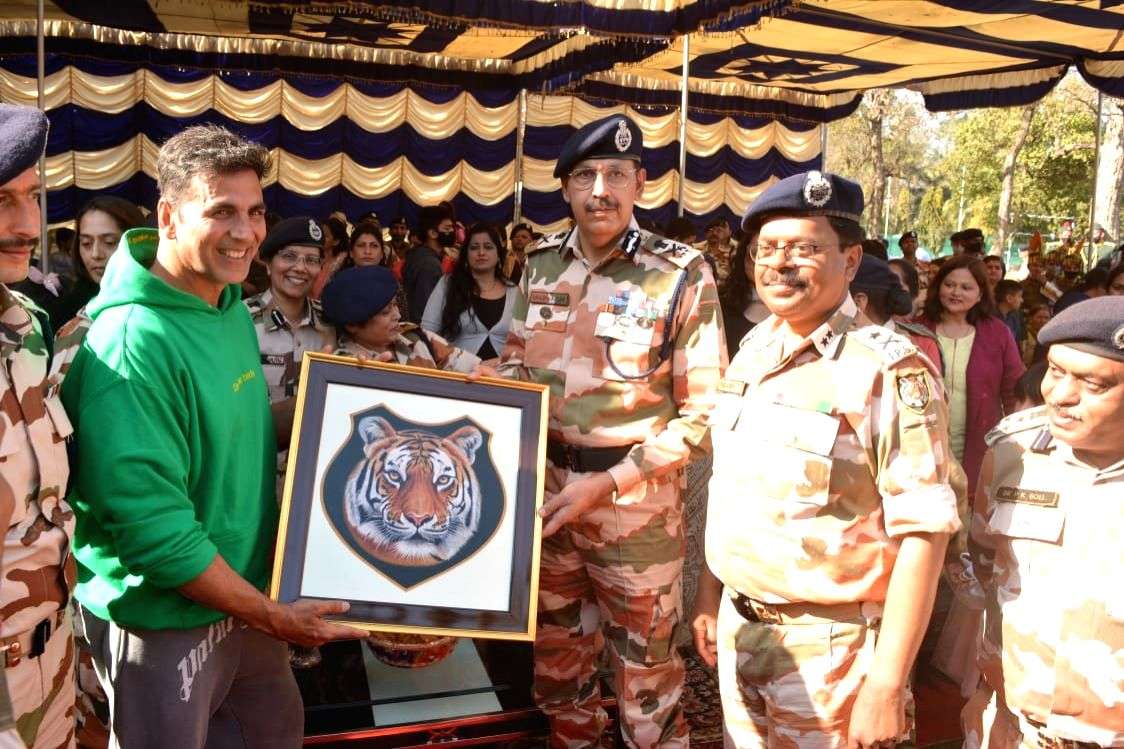You are the real heroes, I am a reel hero: Akshay to ITBP personnel - Vimarsana News