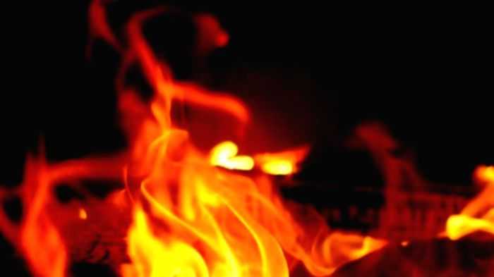Masked men set fire to house in Delhi - Vimarsana News