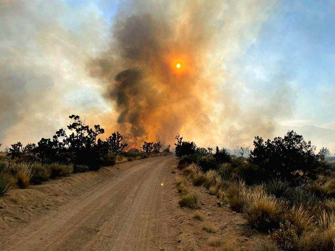 Firefighting chopper crashes while battling blaze in California - Vimarsana News