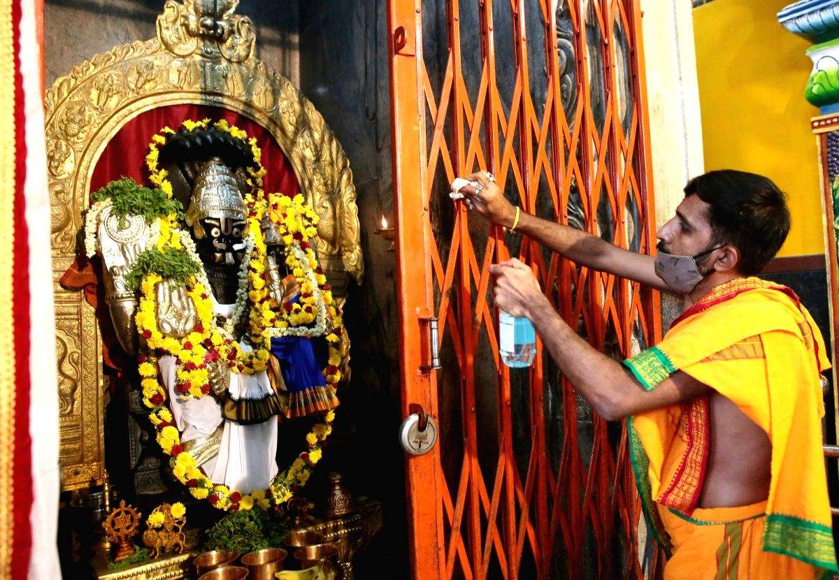 Political 'dangal' over temples in Karnataka - Vimarsana News