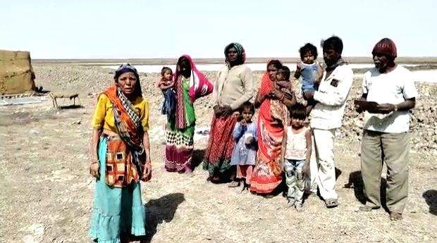 Forest Dept notice puts livelihood of N. Gujarat salt pan workers at risk - Vimarsana News