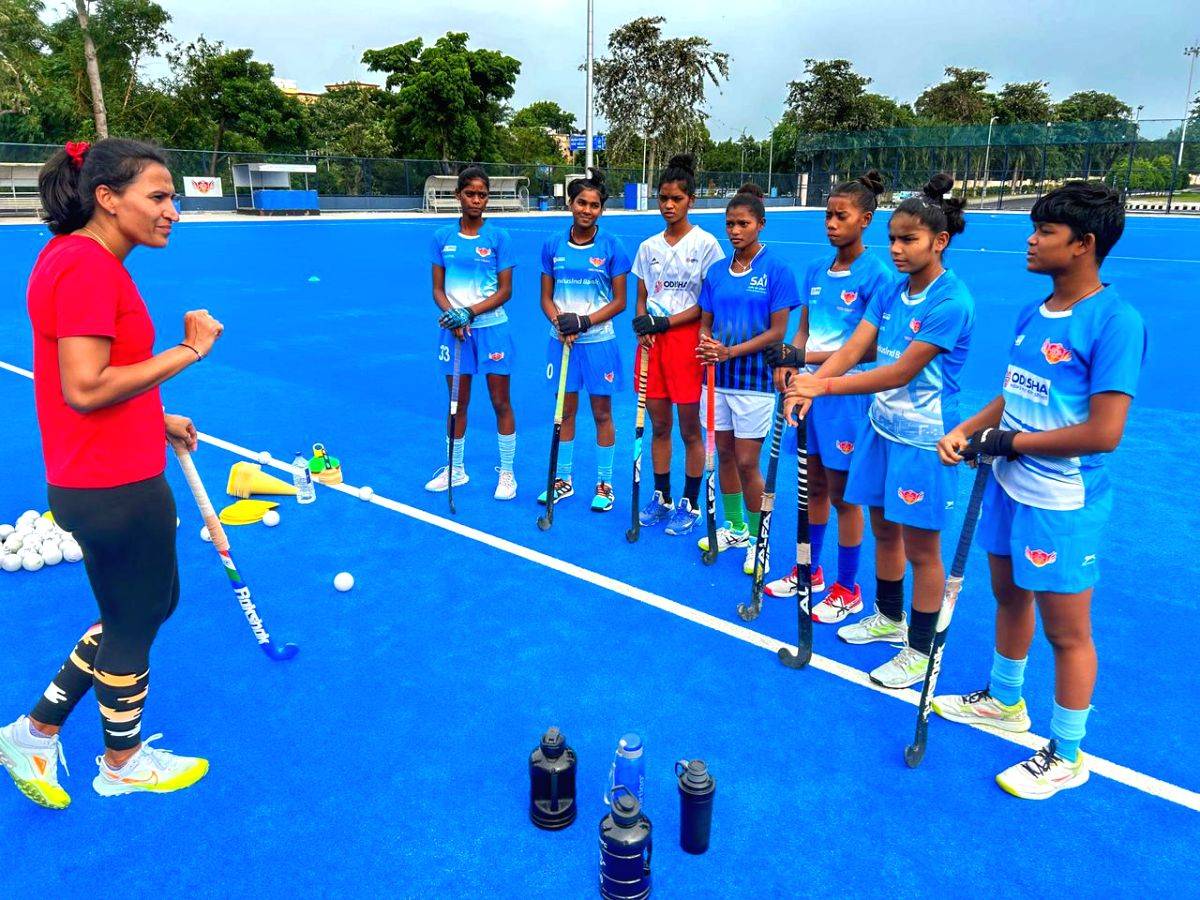 Former India team captain Rani holds a special camp for women strikers in Odisha - Vimarsana News