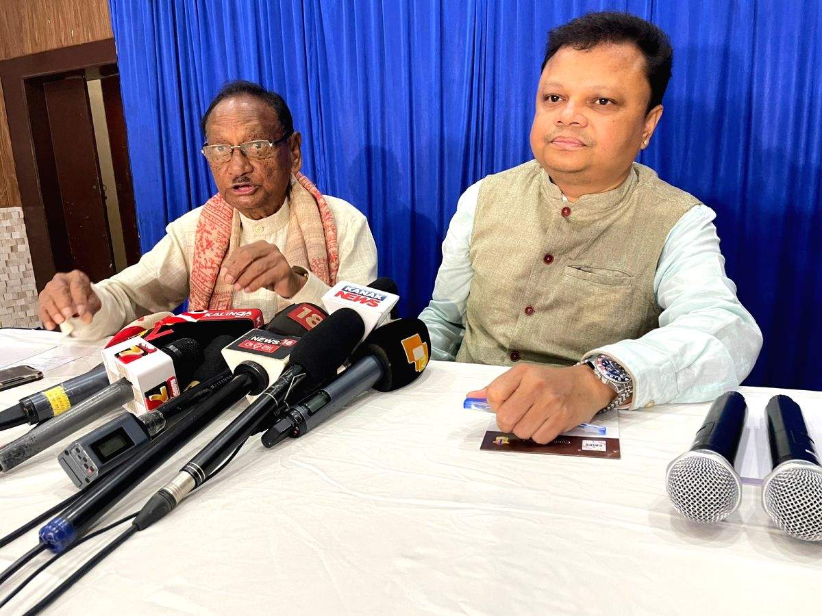 Ex-Odisha CM Giridhar Gamang, son resign from BJP - Vimarsana News