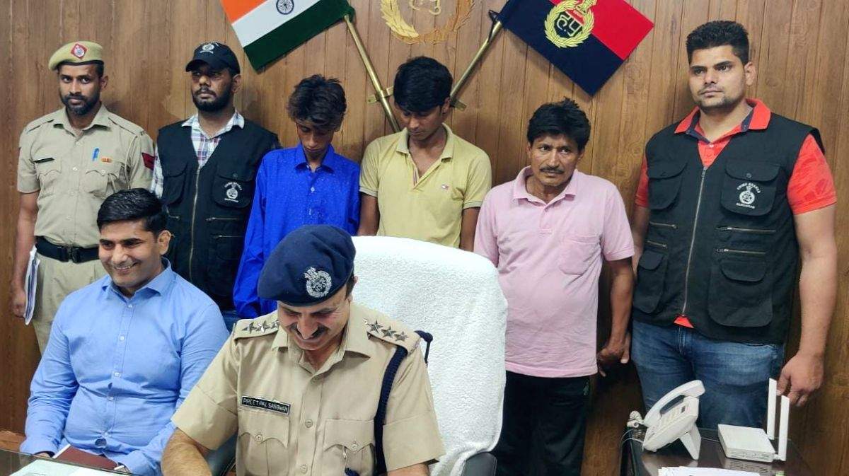 Four held for embezzling 899 sacks of almond worth Rs 2 cr - Vimarsana News