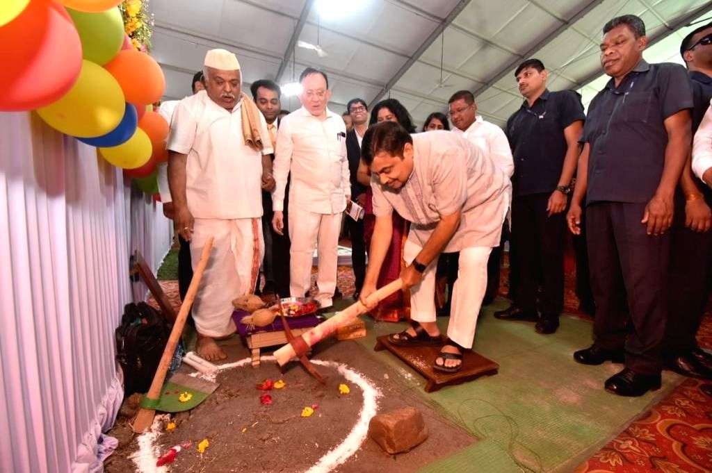 Gadkari lays foundation for Divyang Park in Nagpur - Vimarsana News