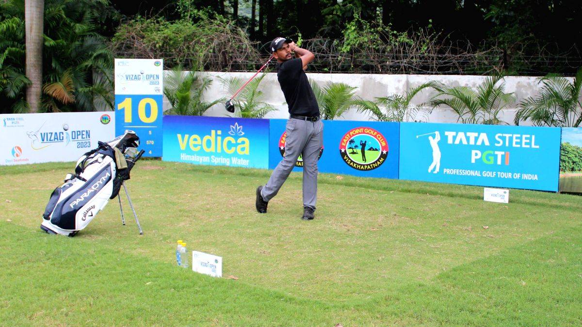 Golf: Akshay Sharma shines in round two, takes three-shot lead at Vizag Open - Vimarsana News