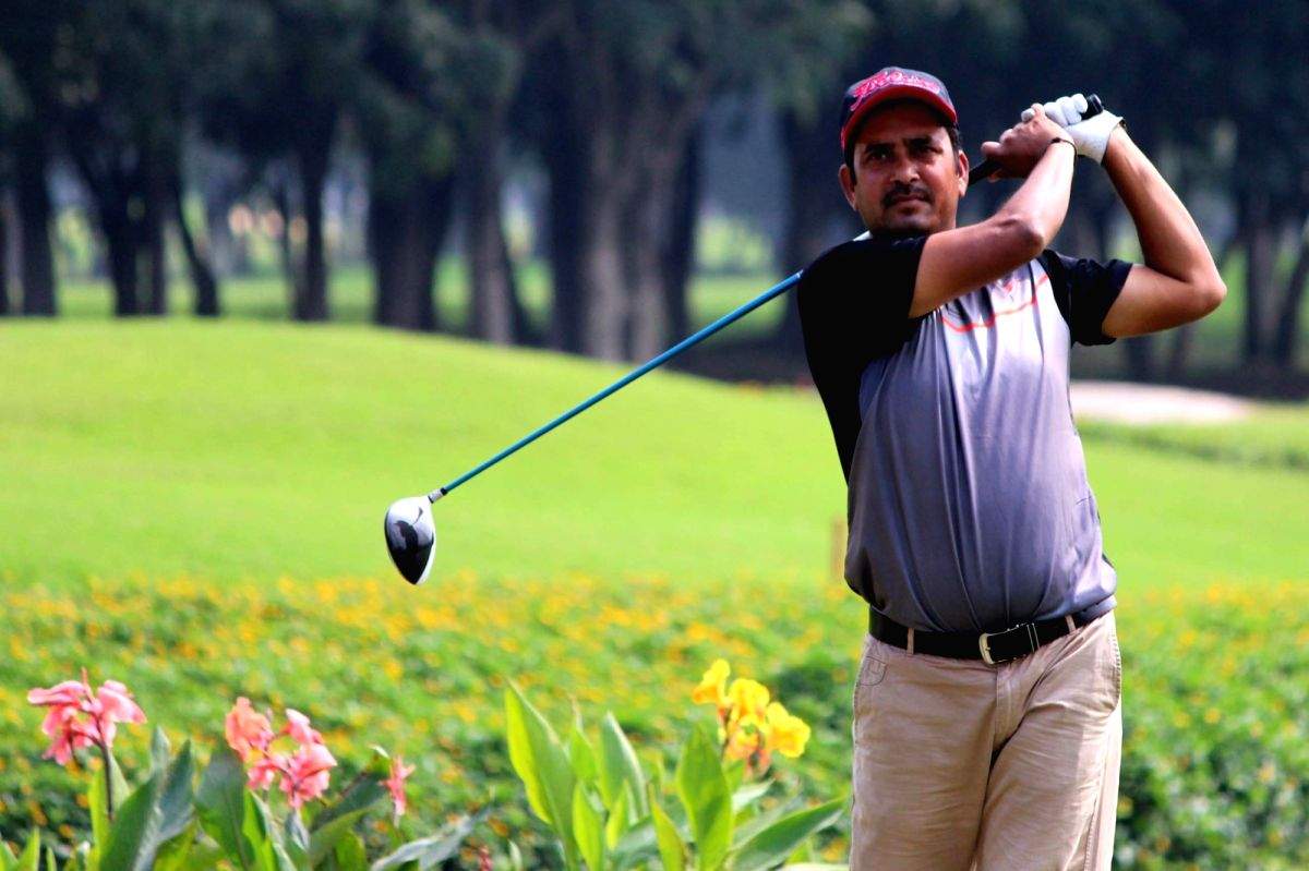 Golf: Shamim Khan is early pacesetter at Ahmedabad Open - Vimarsana News