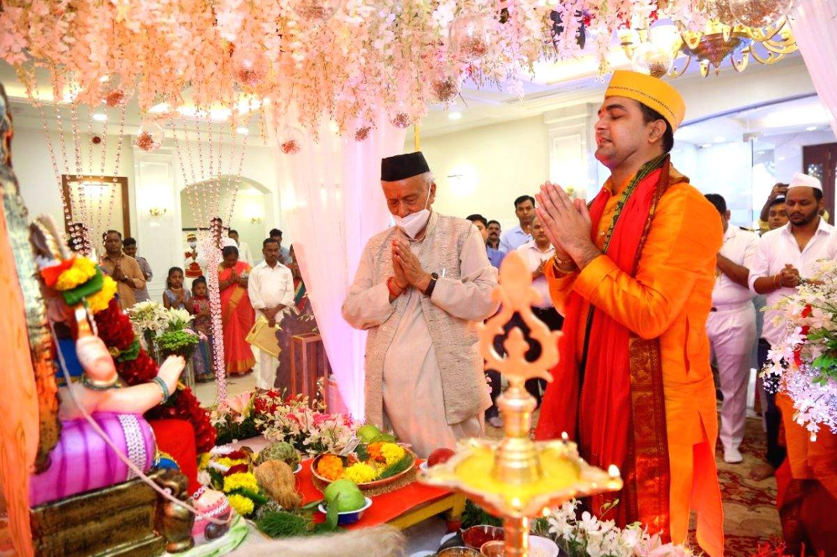 Prayers on lips, devotion in hearts, Maha soaks in Ganeshotsav spirit! - Vimarsana News