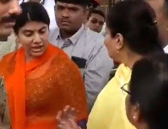 Guj BJP MP clarifies misunderstanding in public altercation - Vimarsana News