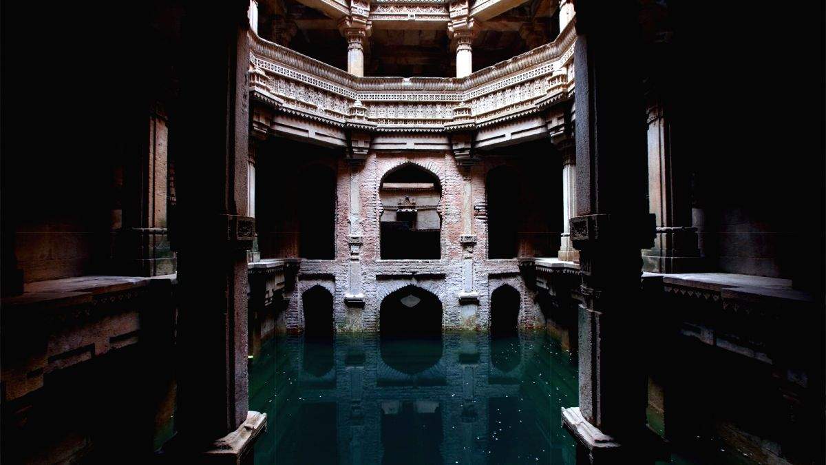 Gujarat researcher adopts stepwells to recharge depleted water reserves - Vimarsana News