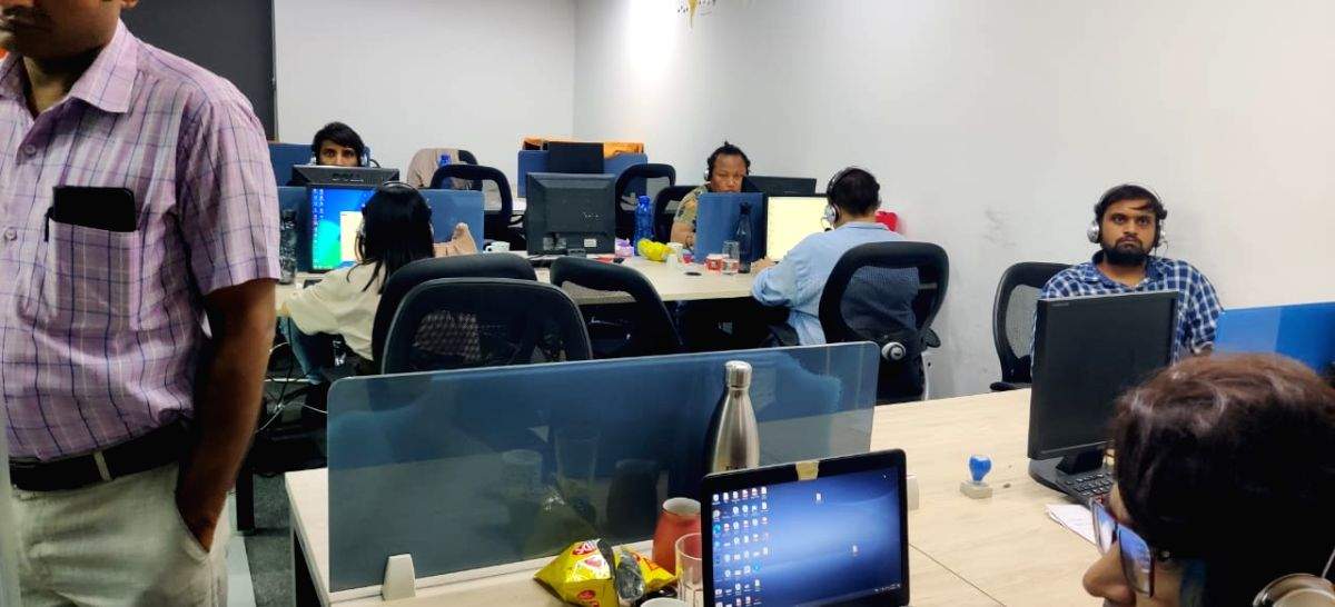 Gurugram: Fake call centre duping US citizens busted, nine held - Vimarsana News