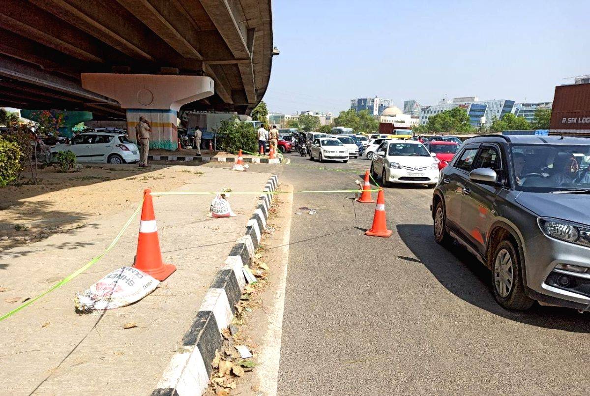 Gurugram: Woman jumps to death from flyover - Vimarsana News
