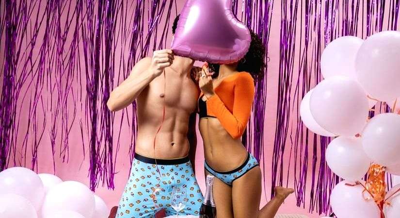Handpicked Valentine's day gifts for him & her - Vimarsana News