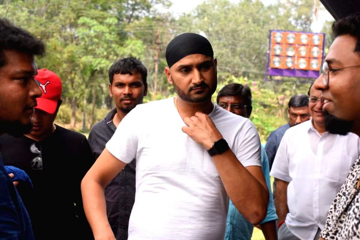 Harbhajan congratulates Ashwin for becoming India's third-highest wicket-taker in Tests - Vimarsana News