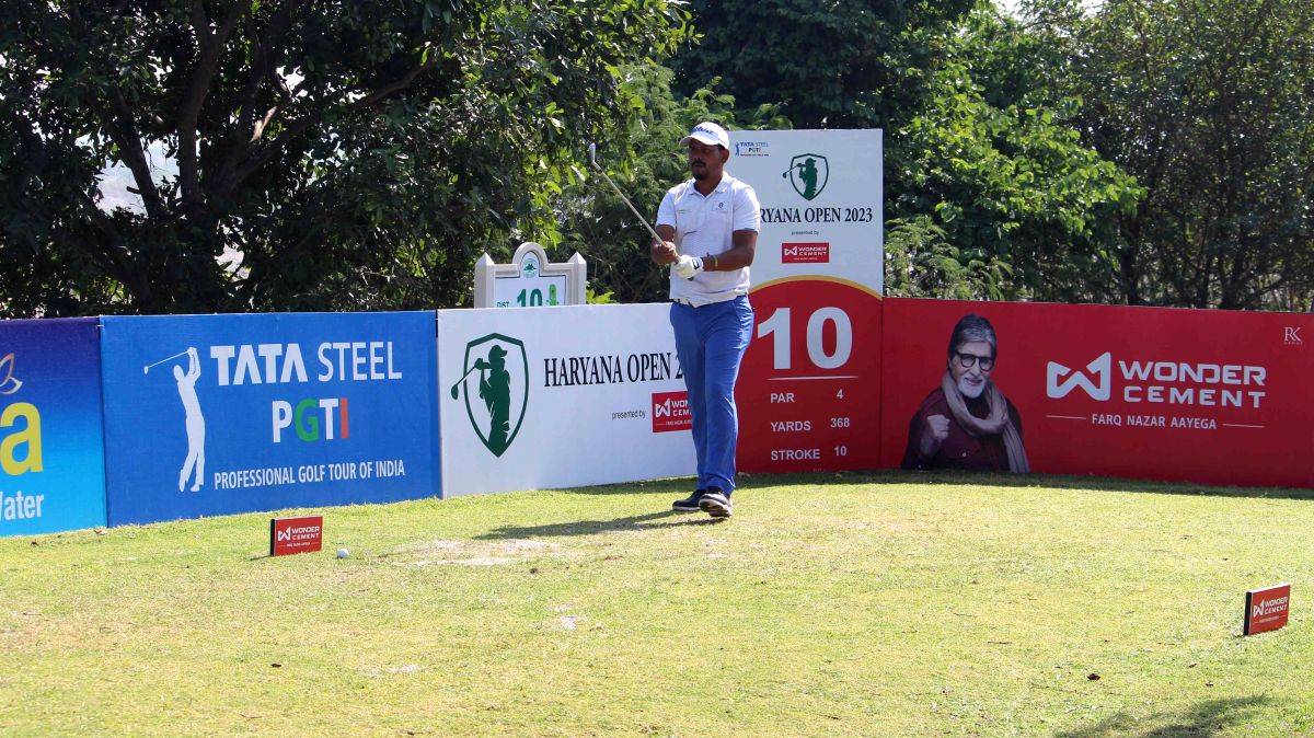 Haryana Open golf: Akshay Sharma shoots week's lowest score for two-stroke lead on penultimate day - Vimarsana News