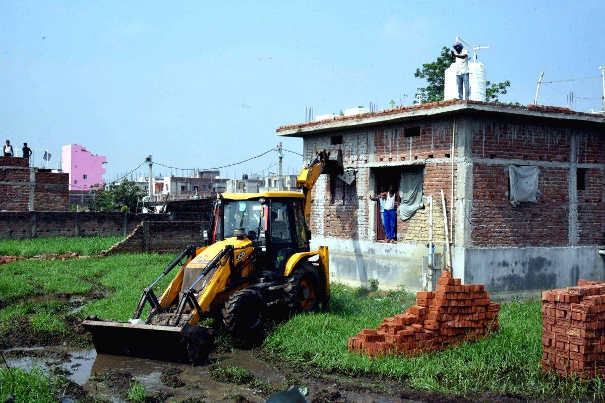 HC tells admin to stop demolitions in two Patna areas for now - Vimarsana News