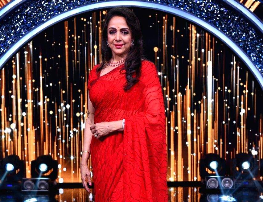 Hema Malini was expecting Esha Deol while filming 'Satte Pe Satta' - Vimarsana News