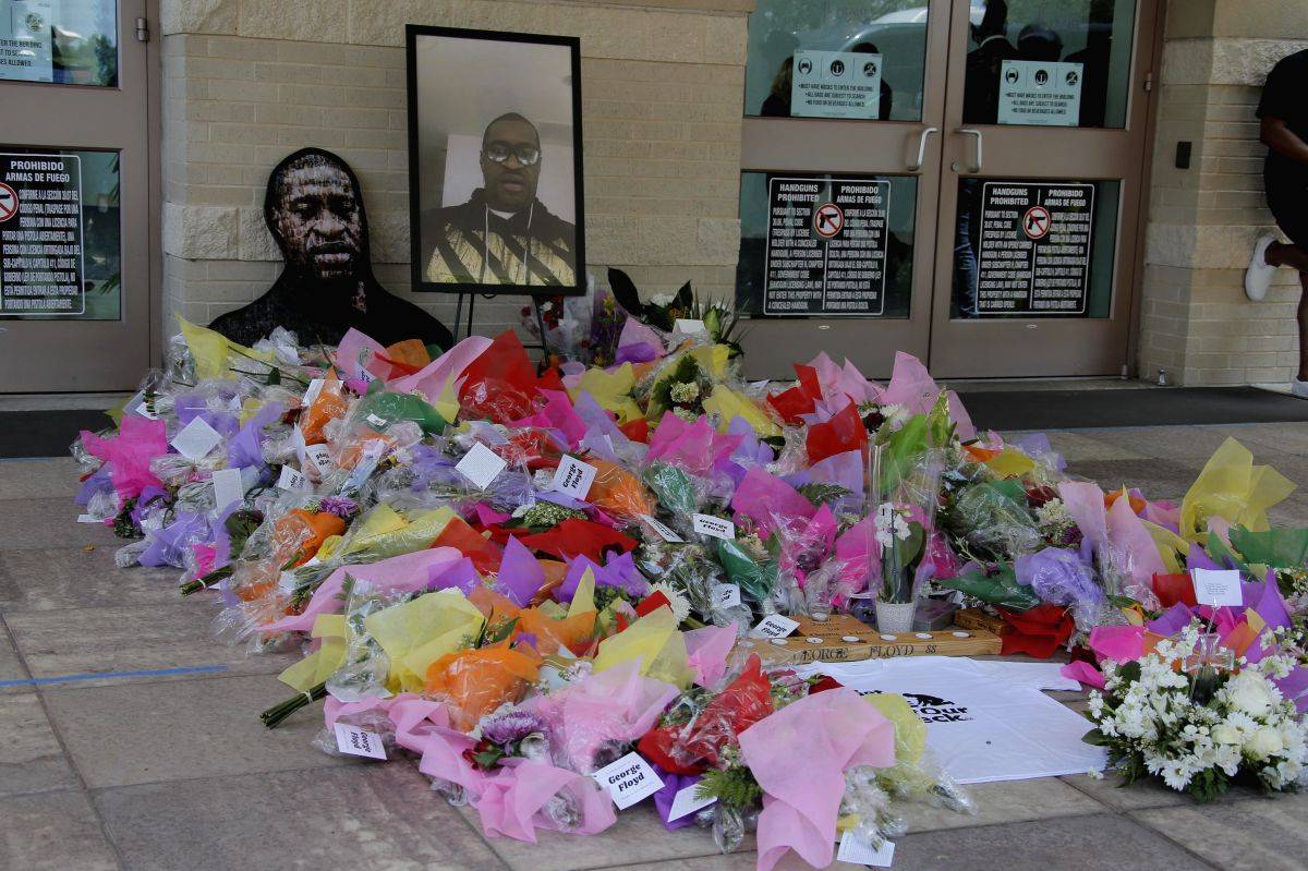 Requests to delay trial of Floyd's killer - Vimarsana News