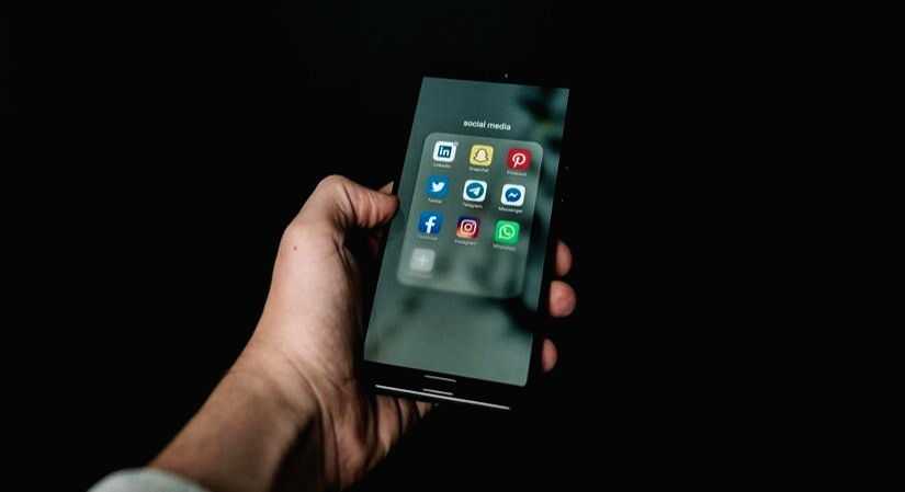 22% of consumers bought fake goods endorsed by social media influencers: Study - Vimarsana News
