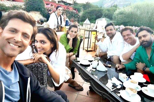 Hrithik Roshan, Deepika Padukone's pics from Italy schedule of 'Fighter' goes viral - Vimarsana News