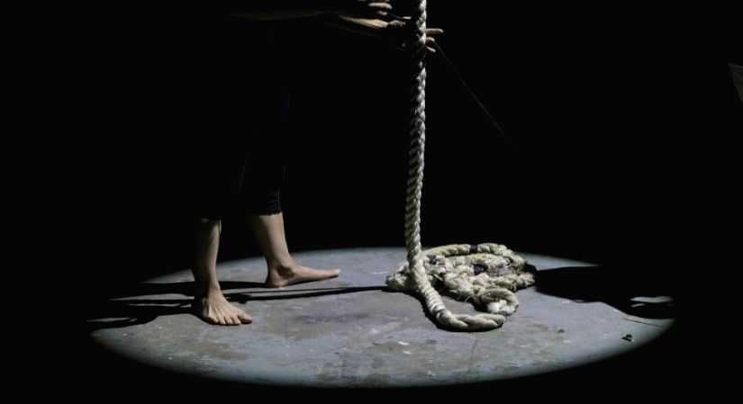 UP farmer commits suicide after rain destroys crops - Vimarsana News