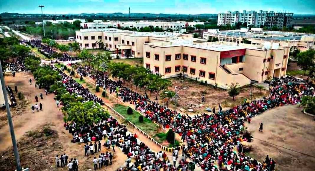 Students of Telangana's IIIT Basara continue protest - Vimarsana News