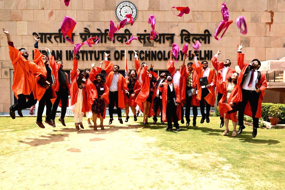 IIT Delhi awards 2,357 degrees, diplomas; honours alumni - Vimarsana News