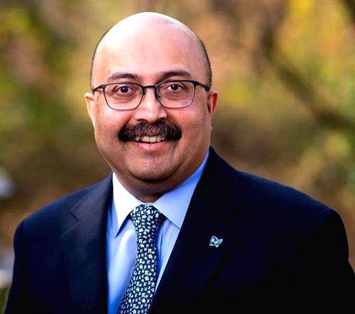 Indian-American named president of Tufts University - Vimarsana News