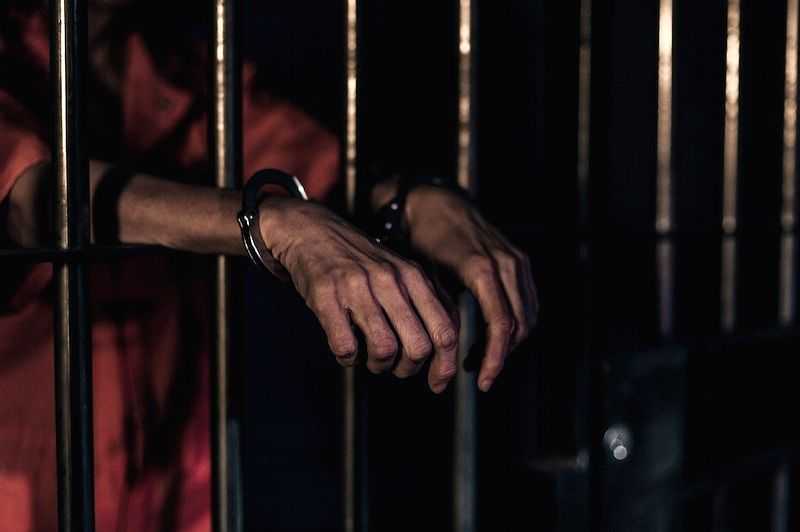 Man gets 10 yrs in jail for selling spurious liquor in UP - Vimarsana News