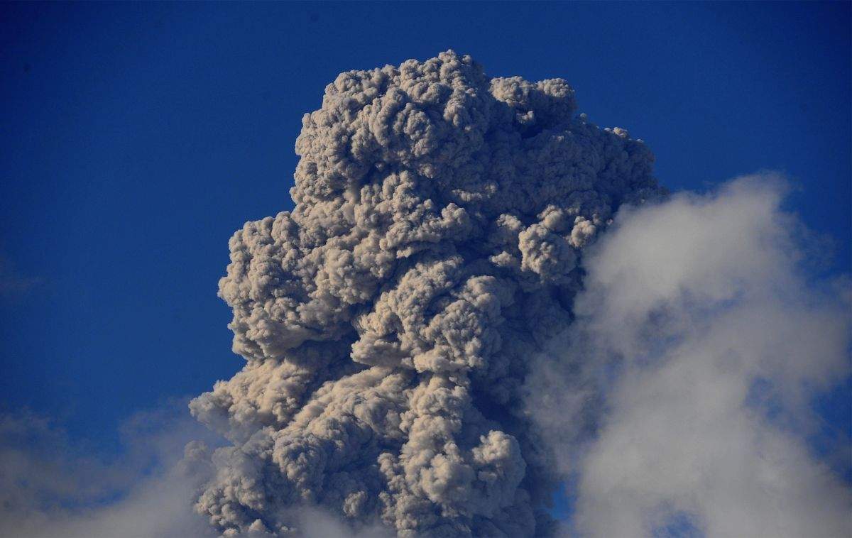 Volcano erupts in Ecuador's Galapagos Islands - Vimarsana News