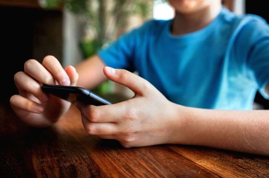 More screen time during pandemic may lead to unstable vision in kids - Vimarsana News