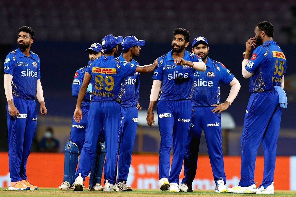 IPL 2022: Jasprit Bumrah's five-wicket haul restricts Kolkata Knight Riders to 165/9 - Vimarsana News