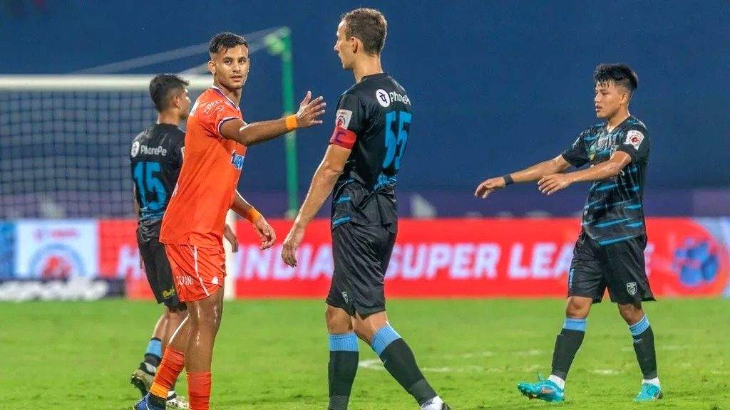 ISL 2021-22: Kerala Blasters score late to draw 8-goal encounter with FC Goa - Vimarsana News