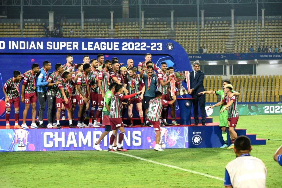 ISL 2022-23: ATK Mohun Bagan lift trophy after thrilling win over Bengaluru FC - Vimarsana News