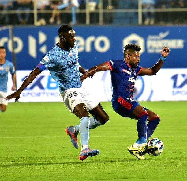ISL 2022-23: Chhetri strikes as Bengaluru FC win 1-0 against Mumbai City FC in semis - Vimarsana News