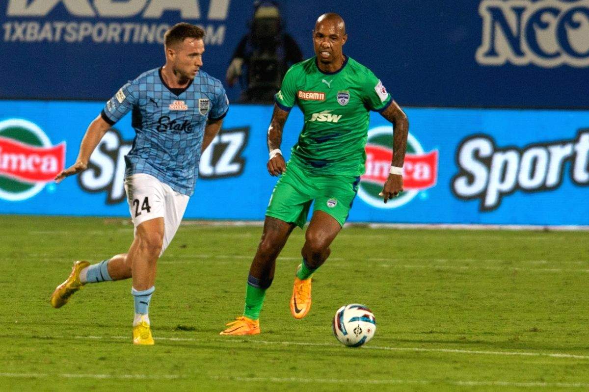 ISL 2022-23: Rampant Mumbai City FC hammer Bengaluru FC 4-0 - Vimarsana News