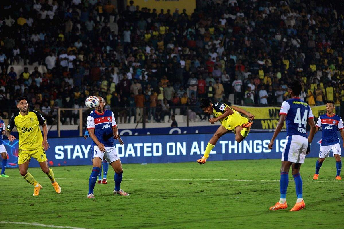 ISL: Hyderabad FC, Bengaluru FC share spoils as Blues fight back for a point - Vimarsana News