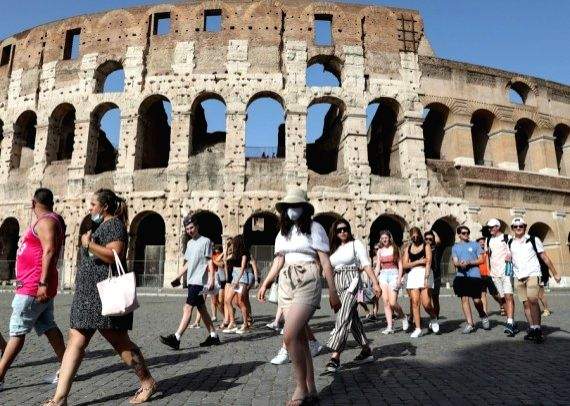 Italy's Covid infection rate climbs after weeks of decline - Vimarsana News