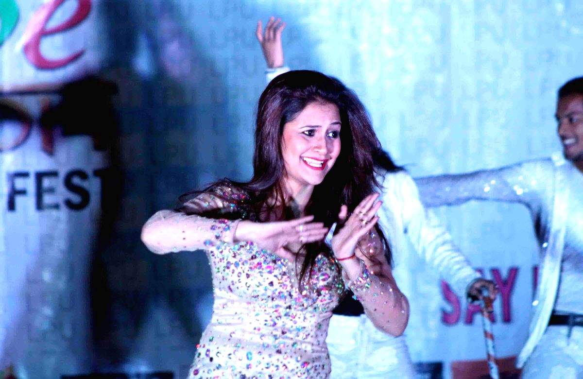 Liza Malik all set to make comeback after marriage with two music videos - Vimarsana News