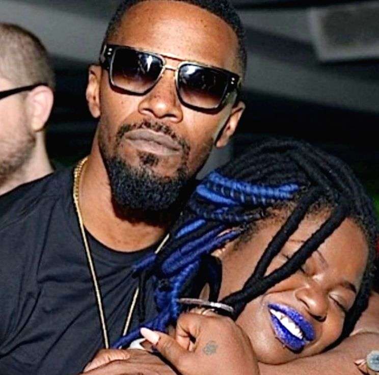 Jamie Foxx says he 'would not be here' without sister Deidra, in b'day message - Vimarsana News
